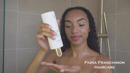 Moisture & Balance shampoo and conditioner set